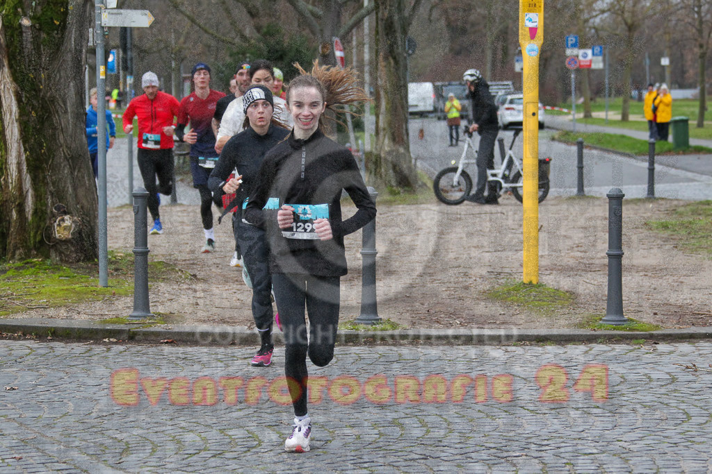 231231_1017_EV4_8318 | Sportfotografie im Rhein-Sieg Kreis, Köln, Bonn, NRW, Rheinland Pfalz, Hessen, etc. Unser Tätigkeitsfeld umfasst den Laufsport vom Volkslauf über den Marathon, Duathlon, Triathon bis zum Ultralauf wie Kölnpfad Ultra oder Schindertrail.