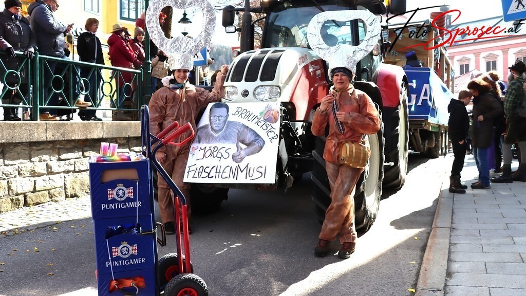 fasching-mariazell2025 (26) | Mit meiner Kamera halte ich besondere Augenblicke, faszinierende Landschaften und interessante Details fest. Dabei entstehen ganz unterschiedliche Aufnahmen – von stimmungsvollen Landschaftsfotografien und beeindruckenden Drohnenaufnahmen über Pressefotos - Realisiert mit Pictrs.com