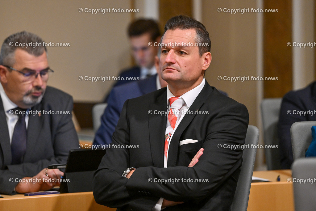 Landhaus Linz_ Promenade_ Landtagssitzung_ 19.09.2024-15 | 19.09.2024, Landhaus Linz AUT, Promenade, Landtagssitzung, im Bild Michael Gruber (FP, LAbg., Landesparteisekretaer)