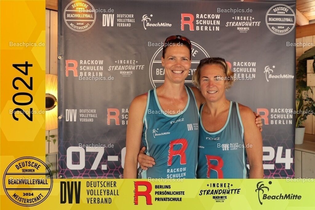 20240907_085615_100 | Sie befinden sich nun in der Bildergalerie von Beachpics.de. Sie können einzelne Bilder als Abzug, digital oder als spezielle Produkte erwerben.
Die Auswahl sehen sie, wenn sie unter dem gewünschten Bild auf Bestellen klicken!
Haben sie spezielle Wünsche,