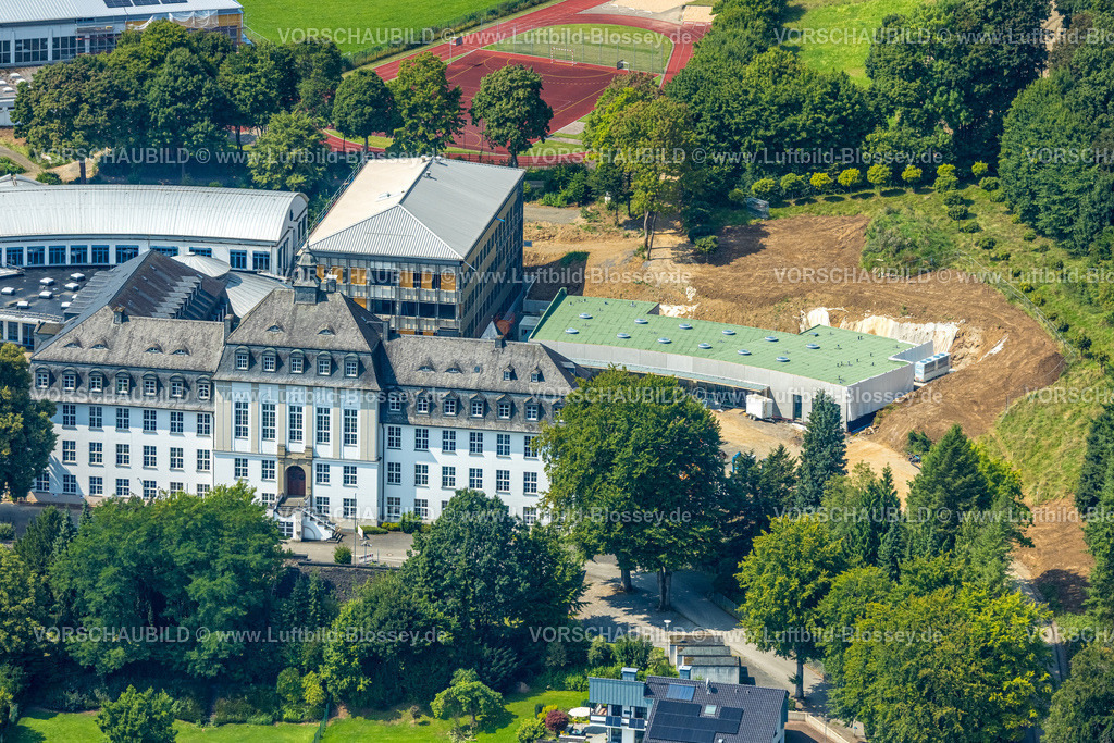 Attendorn250807937 | Luftbild, St.-Ursula-Realschule und Gymnasium, Baustelle und Sanierungsmaßnahmen, Attendorn, Sauerland, Nordrhein-Westfalen, Deutschland