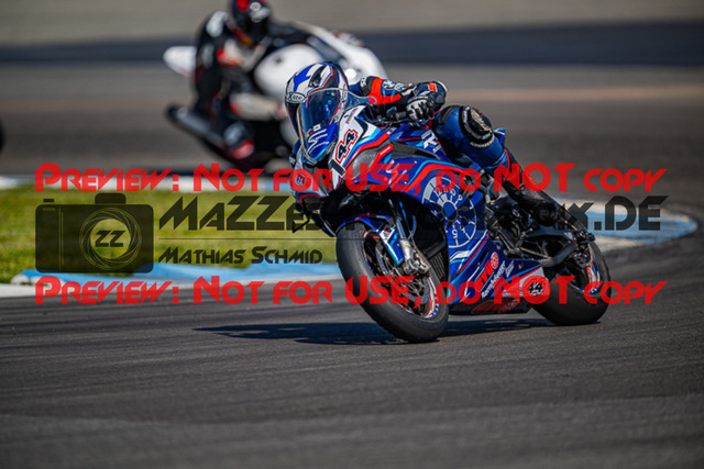 MaZZes_FotoMatrix_230410_9185 | WEISS