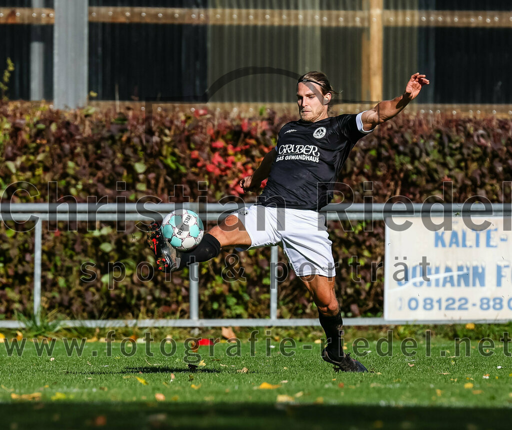2023-11-05_017_FC_Herzogstadt_gegen_TuS_Oberding | Erding, Deutschland, 05.11.2023:
Fußball, Kreisklasse 2023 / 2024, 14. Spieltag, FC Herzogstadt gegen TuS Oberding, Endergebnis: 4:5

Lino Oeder (FC Herzogstadt, #11)

Foto: Christian Riedel / fotografie-riedel.net