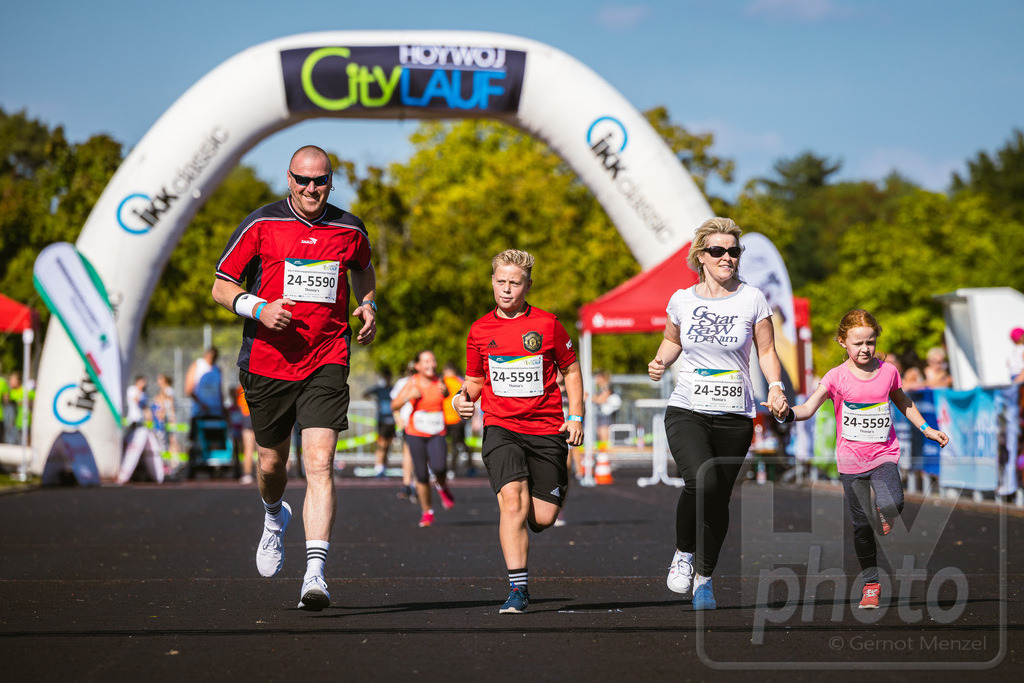 16. Hoywoj-CityLauf im Sportforum Hoyerswerda - 16.09.2023 | 555m Wohnungsgesellschaft-Familien-Flitzer-Lauf - Realisiert mit Pictrs.com