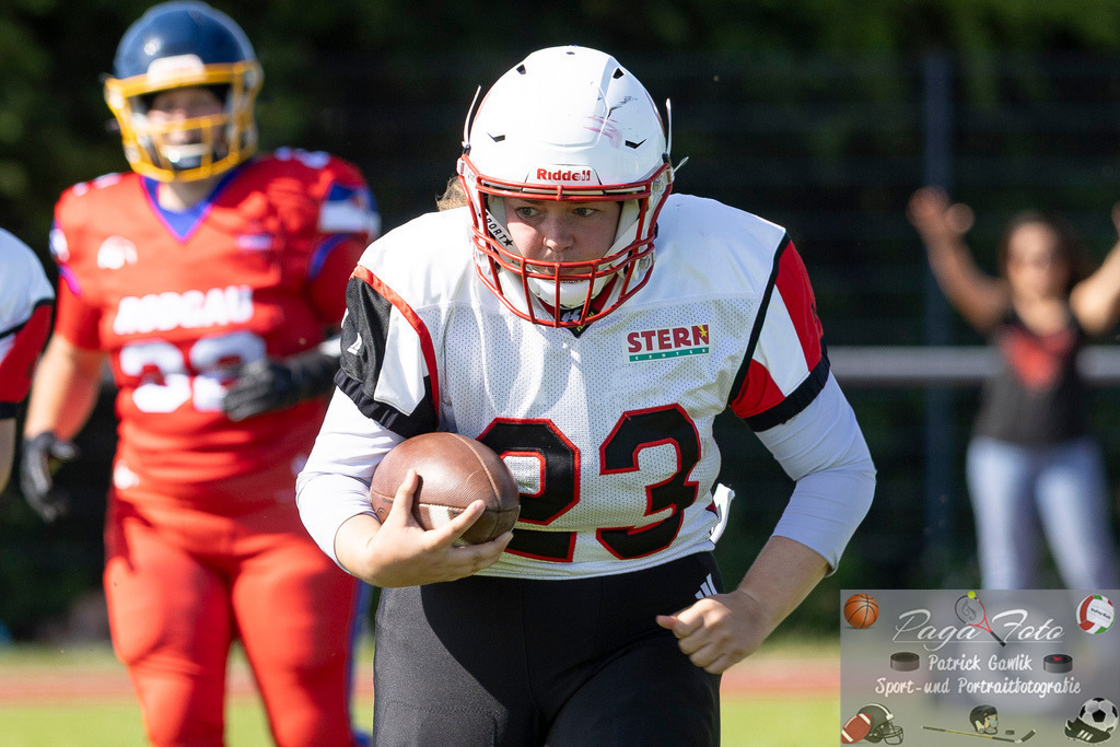 GFLW 1: German Football League Women 1: Rodgau Pioneers Ladies - Stuttgart Scorpions Sisters, 07.06.2026 | Annalena Welter (Stuttgart Scorpions Sisters #23) läuft den Ball, Rodgau Pioneers Ladies - Stuttgart Scorpions Sisters, Rodgau, Maingau-Energie-Stadion "Am Weichsee", 7.6.2026 - Realisiert mit Pictrs.com