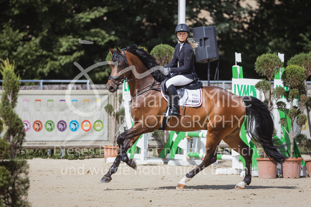 220728_BHO_RegioTour_A-Spr_Reiter-242 | Deine schönsten Turniermomente als professionelle Fotos! Entdecke hochwertige Pferdesport-Fotografie im Online-Shop. Jetzt Fotos finden & bestellen!