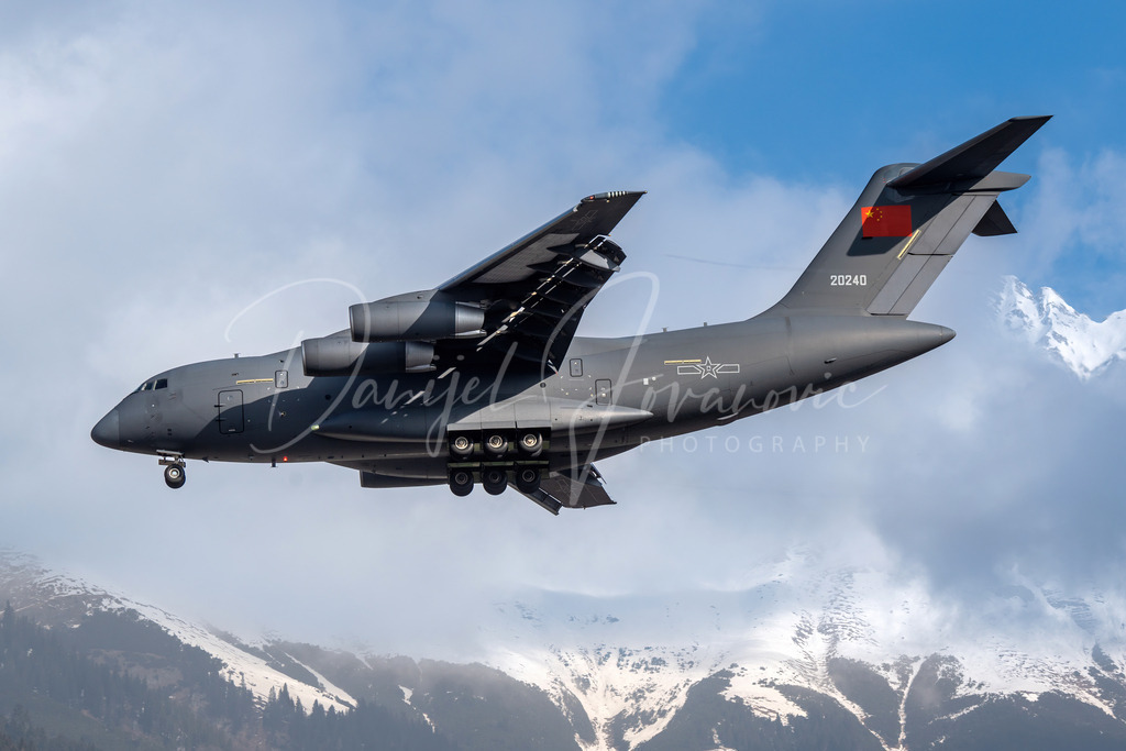 Xian Y-20 | Chinesischer Militärtransporter im Anflug auf Innsbruck