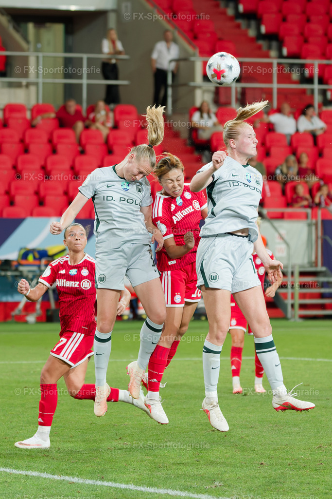 Supercup-Frauen-Bayern-Muenchen-vs-VfL-Wolfsburg 073 | Sportfotos und Eventgalerien von FX-Sportfotografie. Bilder von Fußball, Vereinsveranstaltungen und Events direkt ansehen und als Download bestellen. - Realisiert mit Pictrs.com