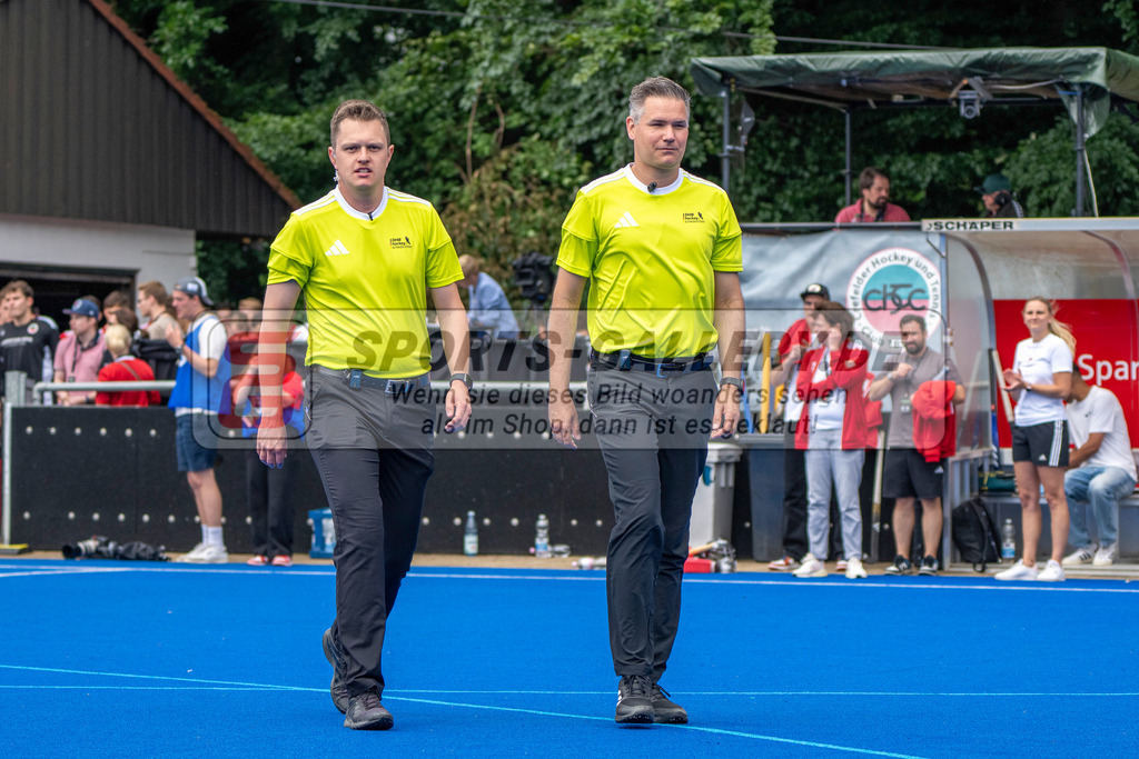 Final4_20250601-1332-HK108480 | Krefeld, Deutschland, 01.06.2025:  Feldhockey Final4 2025 – „Deutsche Feldhockey-Meisterschaften 2025“ Crefelder HTC - Rot-Weiss Köln (Finale Herren) im Gerd-Wellen-Hockeyanlage am 01.06.2025 in Krefeld, Deutschland. (Foto von Kramhöller/Fehrmann/Kaste)Krefeld, Germany, 01.06.2025: Feldhockey Final4 2025 – „Deutsche Feldhockey-Meisterschaften 2025“ Harvestehuder HTC - Düsseldorfer HC (Finale Damen) in Gerd-Wellen-Hockeyanlage at 01.06.2025 in Krefeld, Deutschland. (Foto from Kramhöller/Fehrmann/Kaste)