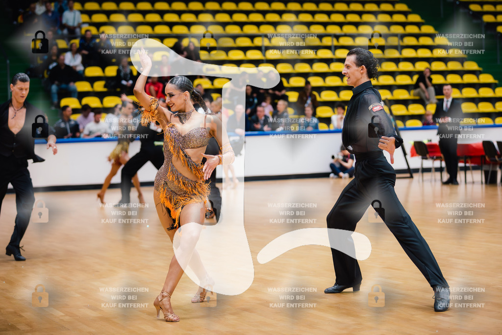 Hessen Tanzt WDSF International Open Latin 13th (67) Roman Stradetskiy _ Kateryna Vakarchuk (Ukraine)-2025-05-18-4670 | Webshop for digital downloads and prints of dance sport, event & show photographer Julian Link - Realisiert mit Pictrs.com