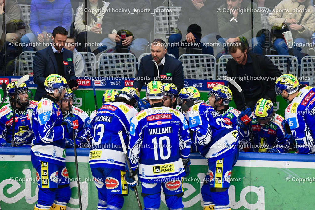 EC IDM WÄRMEPUMPEN VSV vs. MOSER MEDICAL GRAZ99ERS | Spielerbank EC VSV, Pierre Allard Headcoach EC VSV, #13 Adam Helewka EC VSV, #10 Thomas Vallant EC VSV, Marco Pewal Assistant Coach EC VSV, #9 Alexander Rauchenwald EC VSV, EC IDM WÄRMEPUMPEN VSV vs. MOSER MEDICAL GRAZ99ERS, EC IDM WÄRMEPUMPEN VSV vs. MOSER MEDICAL GRAZ99ERS am 17.03.2026 in Villach (Stadthalle Villach), Austria, (Photo by Bernd Stefan)