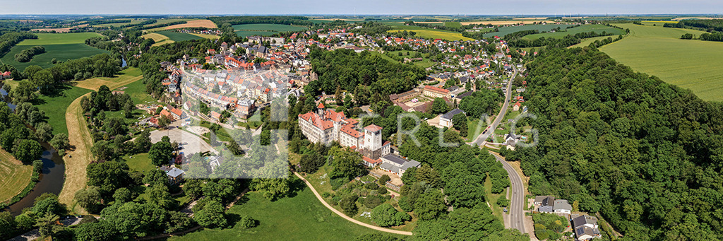 Waldenburg-Panorama-DJI_0071 | Das Schloss Waldenburg vor der historischen Altstadt der Stadt Waldenburg - Realisiert mit Pictrs.com