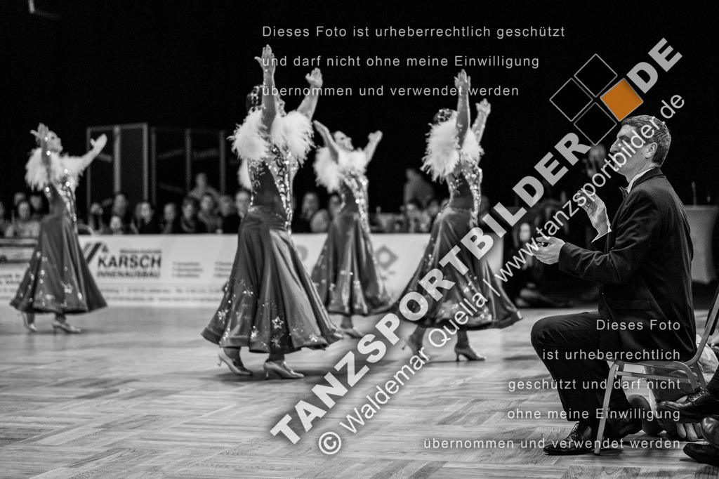 20250118-10429 | Hier finden Sie Tanz Bilder vom Latein und Standard Formationen tanzen. Sportbilder vom Tanzsport. Schöne Fotos und von Weltmeisterschaft, Europameisterschaft, Bundesliga, Regionalliga, Oberliga und Landesliga sowie von GOC Stuttgart, DanceComp, WM Bremen