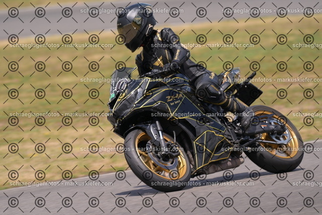 26bt05-1450 | markuskiefer.com - Realisiert mit Pictrs.com