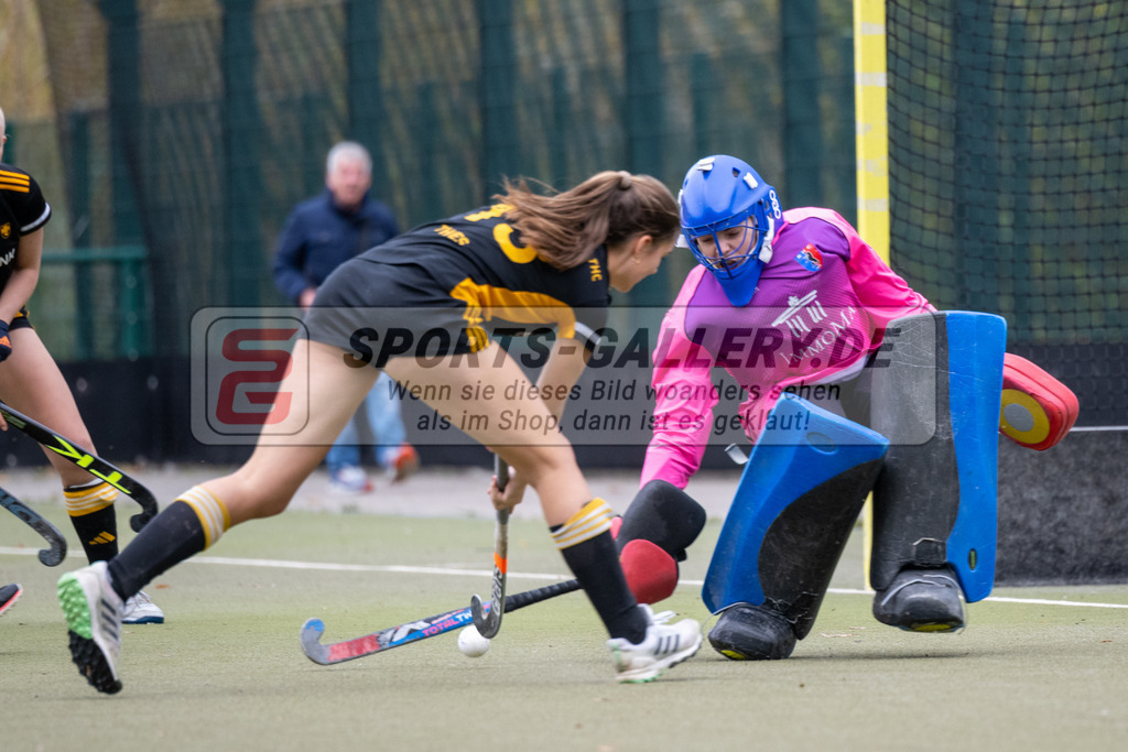 SFE_20231022_0111 | Deutsche Meisterschaft Weibliche U16 Finale Berliner HC - Harvestehuder THC am 22.10.2023 in Köln (Düsseldorfer Hockeyclub 1905 e.V.), Photo: Stephan Fehrmann 2023 (Sports-Gallery)