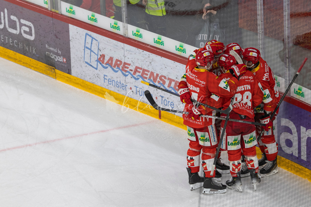 EHCB vs SCB 20260312_wb-4104 | Sportbilder, Sportfotograf, Hochzeits- und Eventfotografin, Flugshows, Portraits und Tiershooting, Aviation, Downhill, Nationalleague, Swissleague, International