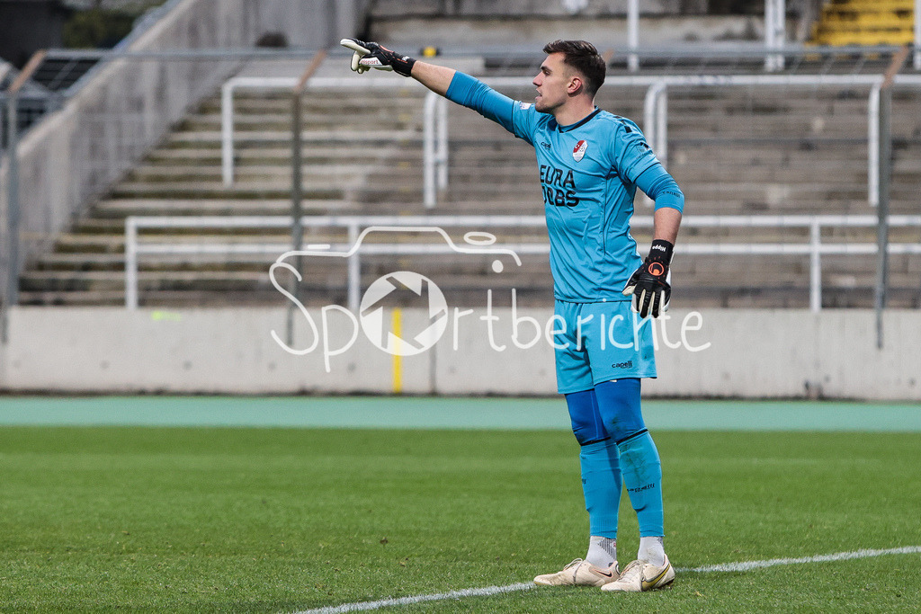 Türkgücü München - SV Viktoria Aschaffenburg | Keeper Johann HIPPER (TGM #1) in Aktion / Einzelfoto / Freisteller