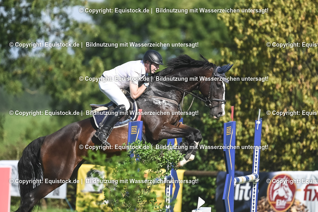 20230908_24_Springen_M_0004 | equistock