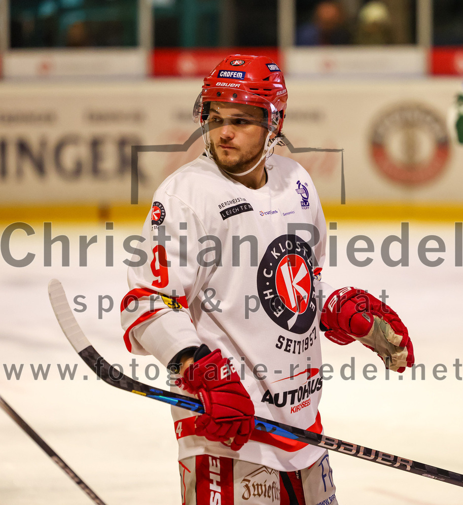 2023-10-20_079_TSV_Erding_gegen_EHC_Klostersee | Erding, Deutschland, 20.10.2023:.Eishockey, Bayernliga Vorrunde 2023 / 2024, 2. Spieltag, TSV Erding gegen EHC Klostersee, Endergebnis: 7:2..Kelvin Walz (EHC Klostersee, #9)..Foto: Christian Riedel / fotografie-riedel.net