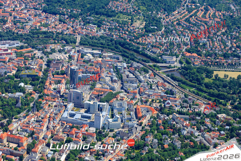 Die Luftaufnahme der Stadt Jena wurde vom UL-Flugzeug heraus erstellt ( keine Drohne )- hohe Auflösung für beste Qualität