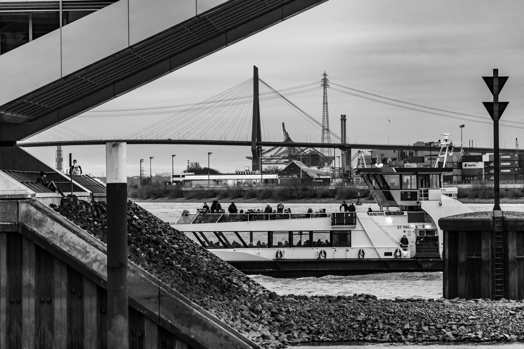 _MSC9152 | Fotografie, Shop, Art, Kunst, Feuer, Schwarzweiß, SW, BW, Black and White, Foto, Hamburg, Hamburger Hafen, Hamburg City, Hafen, Fotokunst, Photoart, Feuer, Feuerfotos, fire, fire photo - Realisiert mit Pictrs.com