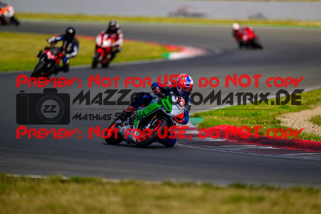 MaZZes_FotoMatrix_240725_6007705_9281 | ROT