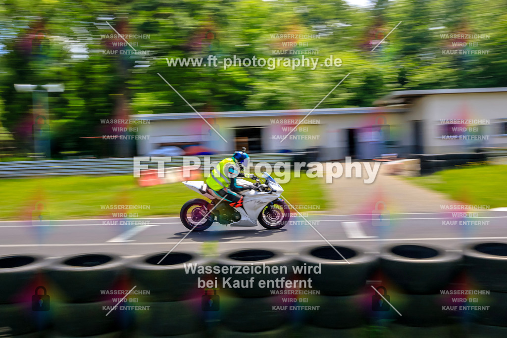 VBK-7949 | Hier findet Ihr Bilder von Touristenfahrten auf der Nürburgring Nordschleife oder von anderen Veranstaltungen die ich besucht habe. Viel Spass beim Durch Schauen 