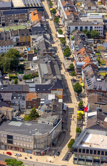 Wesel220703489 | Luftbild, begrünte Einkaufsstraße und Fußgängerzone Hohe Straße, Wesel, Niederrhein, Nordrhein-Westfalen, Deutschland