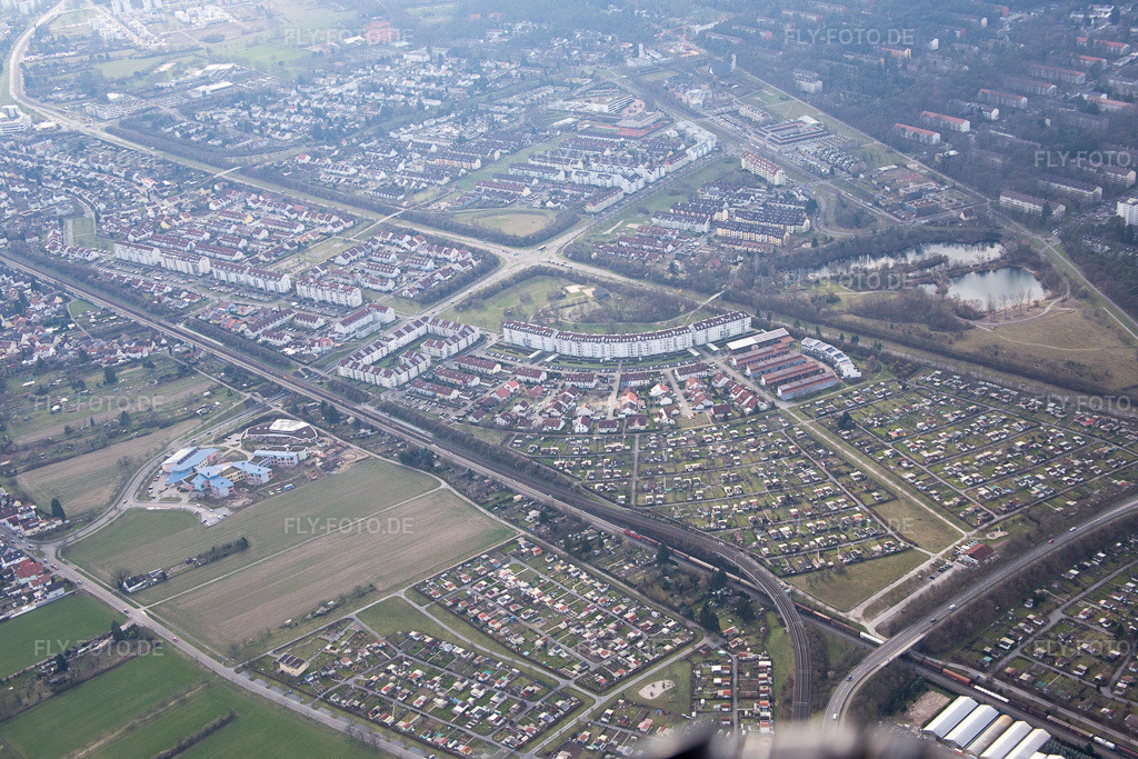 Luftbild: Jenaer Straße im Ortsteil Hagsfeld in Karlsruhe im Bundesland Baden-Württemberg in Deutschland. Foto: IMG_086356.jpg vom 26.02.2016 durch Werner Riehm/FLY-FOTO.de