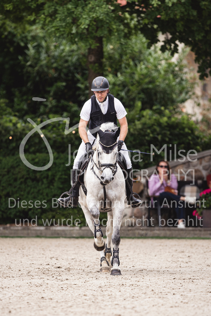 250622_Lemwerder_M2-SprmstAnf-810 | Deine schönsten Turniermomente als professionelle Fotos! Entdecke hochwertige Pferdesport-Fotografie im Online-Shop. Jetzt Fotos finden & bestellen!