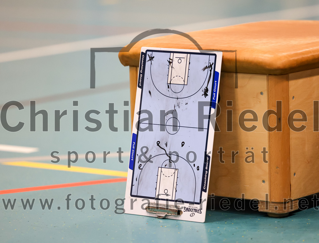 2022-10-16_028_TSV_Vaterstetten_gegen_Baskets_Vilsbiburg_2 | Vaterstetten, Deutschland, 16.10.2022:
Basketball, Bayernliga Herren Südost 2022 / 2023, 1. Spieltag, TSV Vaterstetten gegen Baskets Vilsbiburg 2, Endergebnis: 83:64

Foto: Christian Riedel / fotografie-riedel.net