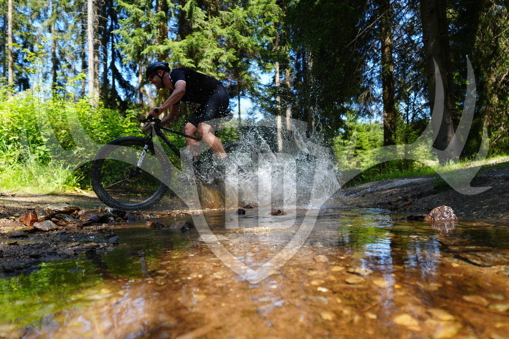 FC604853 | Fotogalerie der Treibjagd im Dunkelwald - Dein MTB Etappenrennen im Erzgebirge - Realisiert mit Pictrs.com