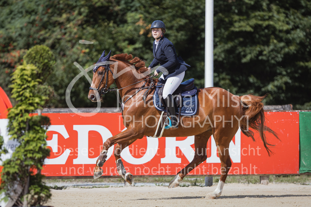 220728_BHO_RegioTour_A-Spr_Reiter-205 | Deine schönsten Turniermomente als professionelle Fotos! Entdecke hochwertige Pferdesport-Fotografie im Online-Shop. Jetzt Fotos finden & bestellen!