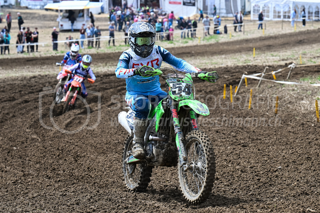 Motocross Schlatt bei Winterthur - 29. April 2023 | #54 Steinemann Marco aus Hettlingen (CH) auf Kawasaki in der Kategorie MX2 am Motocross Schlatt bei Winterthur, 29. April 2023.
Instagram: @mx_schlatt | @mc_wila | @sam_schweiz
Bild: Sportfotografie Markus Aeschimann | www.markus-aeschimann.ch - Realisiert mit Pictrs.com