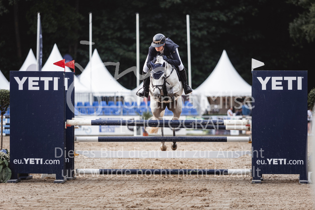 240906_BuCha_PonyA-5j-155 | Deine schönsten Turniermomente als professionelle Fotos! Entdecke hochwertige Pferdesport-Fotografie im Online-Shop. Jetzt Fotos finden & bestellen!