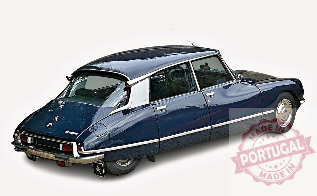 Citroën DS Pallas showcasing its aerodynamic design and luxurious features | Classic Citroën DS Pallas, highlighting its innovative design and luxurious features, parked against a white background - Realized with Pictrs.com
