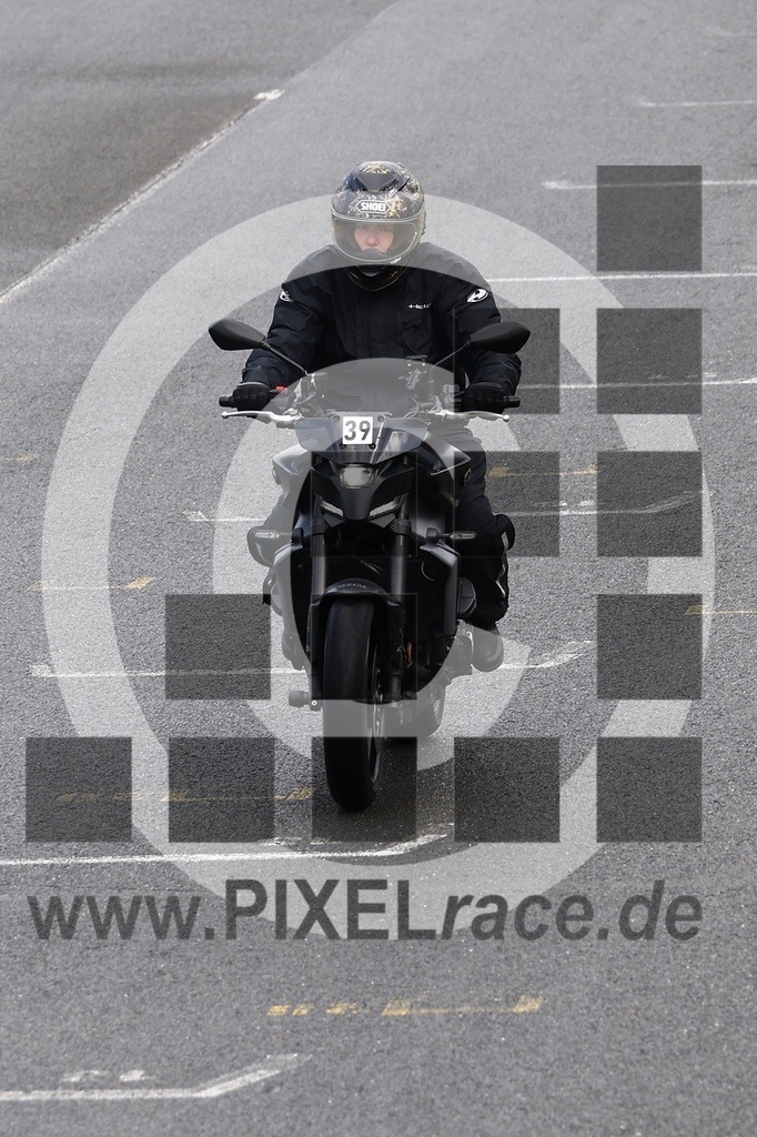 0039-20260512_01033 | Schöne Erinnerungen an spannende Momente - das festzuhalten ist unser Job. PIXELrace.de ist seit 2003 auf den Rennstrecken Europas unterwegs um die Action draußen beim Fahren und die wunderbare Stimmung imm Fahrerlager für euch einzufangen.