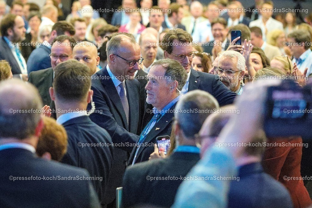 xsscx30082501005 | 30.08.2025, xsscx, Bundeskanzler Friedrich Merz der Bundesrepublik Deutschland auf dem 47. Landesparteitag der CDU Nordrhein-Westfalen mit dem Motto - SO! geht kommunal - im World Conference Center in Bonn Nordrhein-Westfalen Deutschland