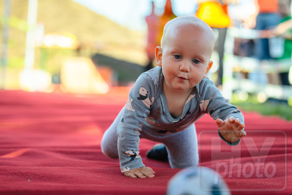 16. Hoywoj-CityLauf im Sportforum Hoyerswerda - 16.09.2023 | 10m VdK-Windel-Flitzer - Realisiert mit Pictrs.com