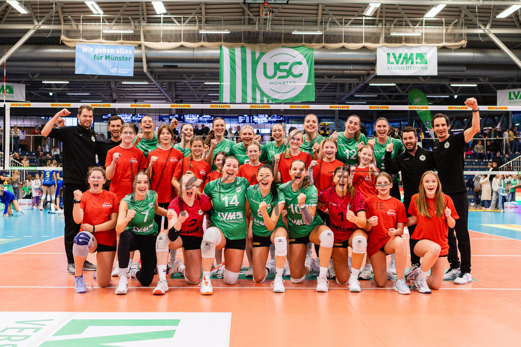 Volleyball, 1. Bundesliga Frauen, Hauptrunde, 1. Spieltag, Saison 2025/2026: USC Münster - SSC Palmberg Schwerin | 1. Bundesliga Frauen, Hauptrunde, 1. Spieltag, Saison 2025/2026, USC Münster empfängt SSC Palmberg Schwerin in der Sporthalle Berg Fidel in Münster. Foto: sportfotografie.ms | Markus Paletta - Realisiert mit Pictrs.com