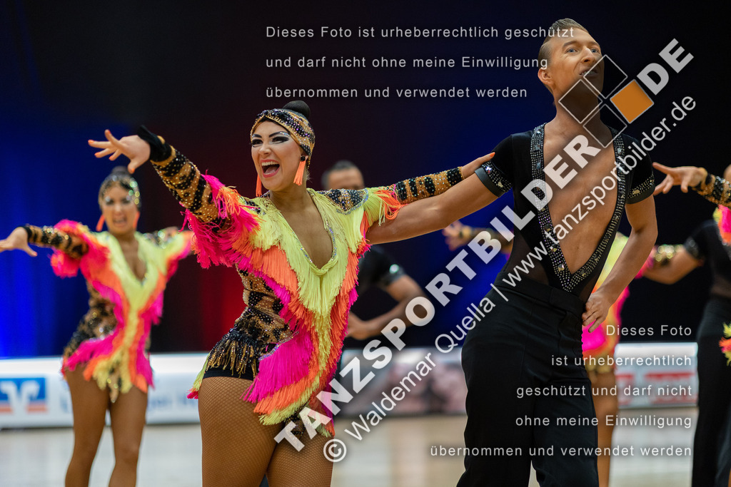 20230115-00372 | Hier finden Sie Tanz Bilder vom Latein und Standard Formationen tanzen. Sportbilder vom Tanzsport. Schöne Fotos und von Weltmeisterschaft, Europameisterschaft, Bundesliga, Regionalliga, Oberliga und Landesliga sowie von GOC Stuttgart, DanceComp, WM Bremen