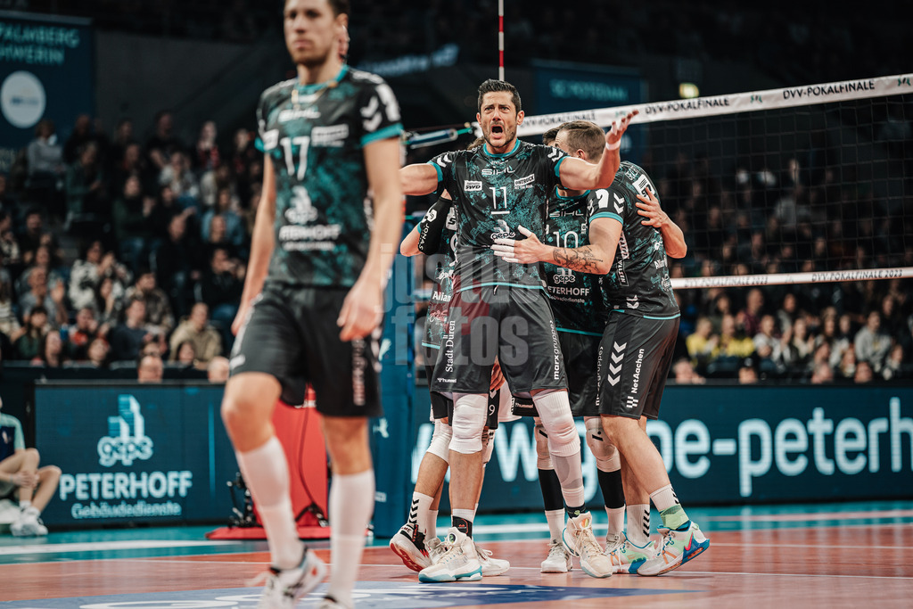 Volleyball | Herren | Saison 2022/2023 | DVV-Pokal Finale | SWD powervolleys Düren vs. Berlin Recycling Volleys | 26.02.2023 | sportfotografie mit justus stegemann