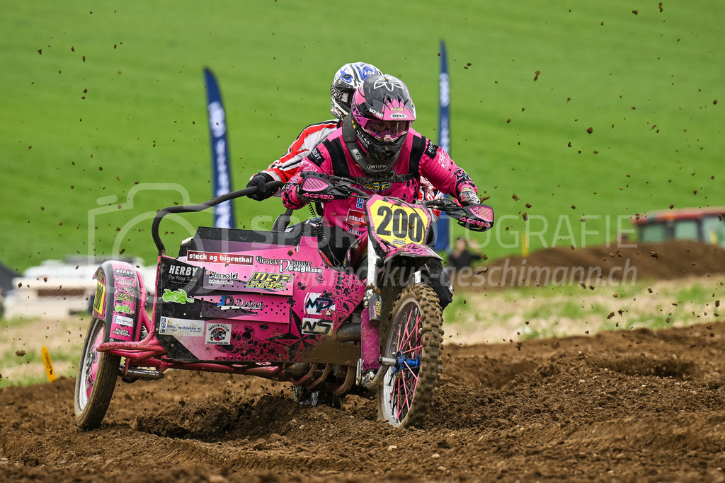 Motocross Schlatt bei Winterthur - 30. April 2023 | #200 Haberthuer Andri / Steck Rolf aus Deitingen (CH) auf Wsp Zabel in der Kategorie Seitenwagen am Motocross Schlatt bei Winterthur, 30. April 2023. 
Instagram: @mx_schlatt | @mc_wila | @sam_schweiz
Bild: Sportfotografie Markus Aeschimann | www.markus-aeschimann.ch - Realisiert mit Pictrs.com