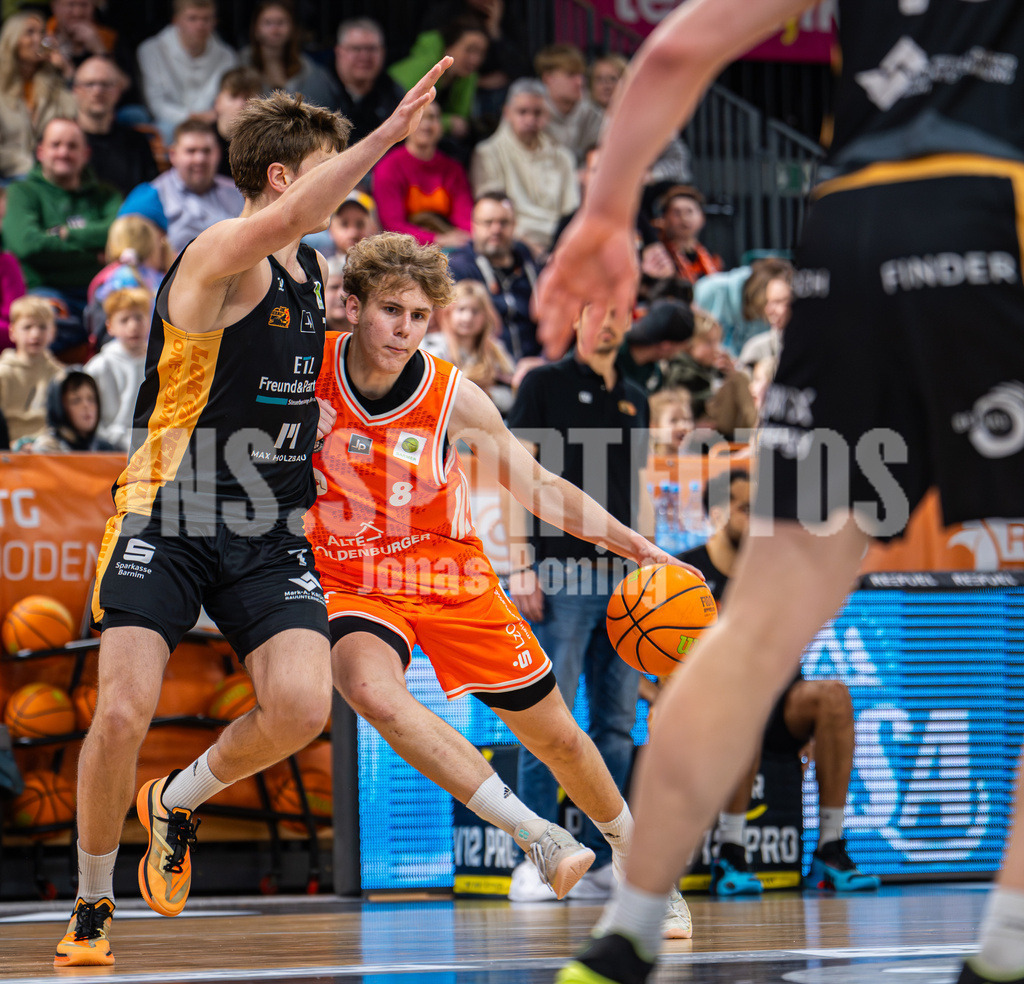 Basketball I Herren I Saison 2025-2026 I ProB Nord I 18. Spieltag I Rasta Vechta II - LOK Bernau-02 | Moritz Grüß (8,Rasta Vechta II) - Realisiert mit Pictrs.com