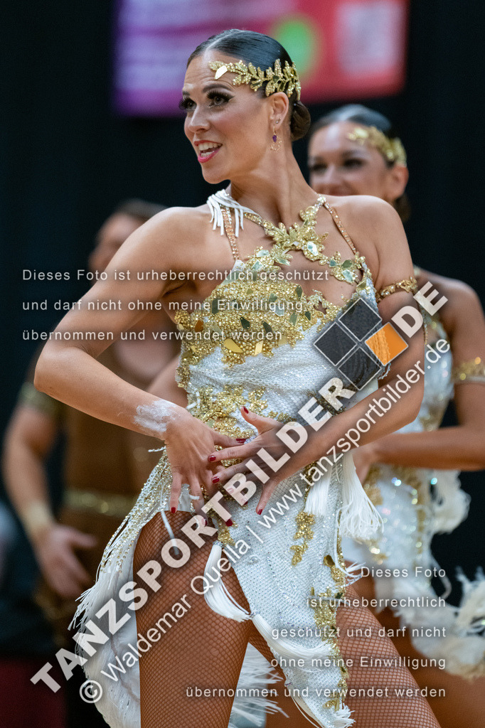 20250222-10685 | Hier finden Sie Tanz Bilder vom Latein und Standard Formationen tanzen. Sportbilder vom Tanzsport. Schöne Fotos und von Weltmeisterschaft, Europameisterschaft, Bundesliga, Regionalliga, Oberliga und Landesliga sowie von GOC Stuttgart, DanceComp, WM Bremen