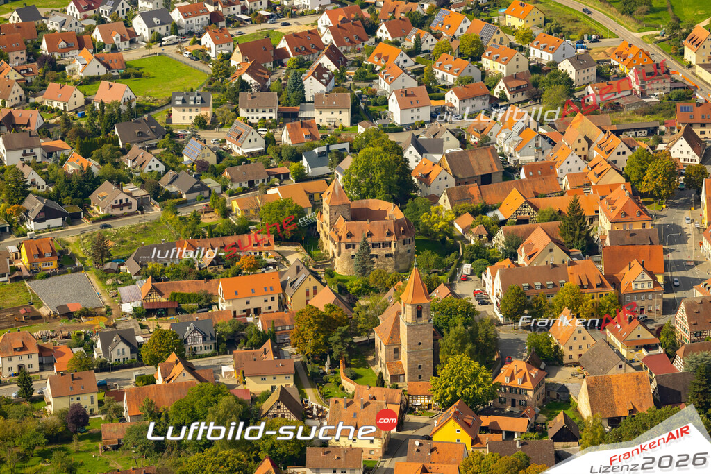 Aktuelles Luftbild von Kornburg Nürnberg - Die Luftaufnahme wurde 2022 mittels UL-Flugzeug erstellt ( keine Drohne ) - hochauflösende Kamera-Systeme von  Canon -Beste Qualität - Für grossformatige Ausdrucke geeignet. Die Geschenkidee !