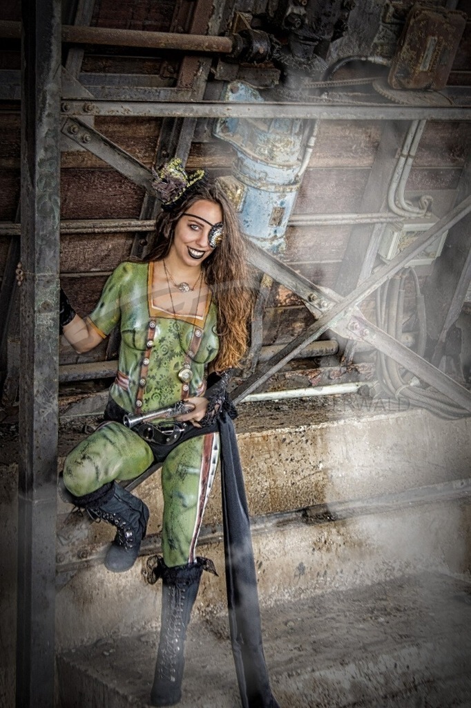 Bodypainting-STEAMPUNK_9962 | #002 | Modell: Ann-Kristin | Foto: Frank Schneider - Realisiert mit Pictrs.com