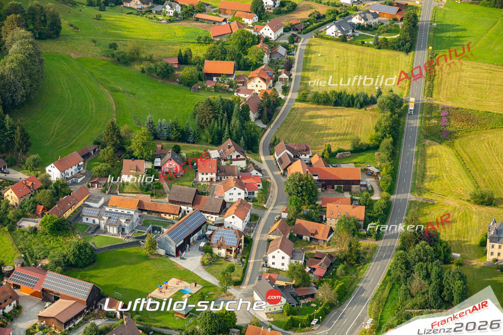 Das Luftbild zeigt : Truppach Mistelgau - Die Luftaufnahme wurde 2024 vom UL-Flugzeug aus erstellt ( keine Drohne ) - Hochauflösende Luftaufnahme - Für grossformatige Ausdrucke geeignet. Die Geschenkidee !Mit Lizenz und Bildrechte bestellbar