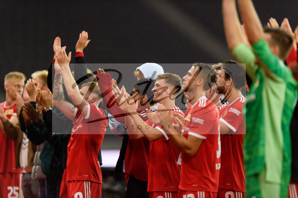 FCUKUO20210826_063 | Fussball, Herren: . Spieler vom 1. FC Union Berlin jubeln beim Spiel der UEFA Conference League zwischen 1. FC Union Berlin und Kuopion PS im Olympiastadion am 26.08.2021 in Berlin, Deutschland. - Realisiert mit Pictrs.com