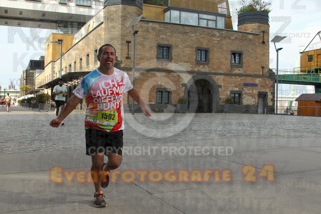 250920_1534_EV4_9186 | Sportfotografie im Rhein-Sieg Kreis, Köln, Bonn, NRW, Rheinland Pfalz, Hessen, etc. Unser Tätigkeitsfeld umfasst den Laufsport vom Volkslauf über den Marathon, Duathlon, Triathon bis zum Ultralauf wie Kölnpfad Ultra oder Schindertrail.